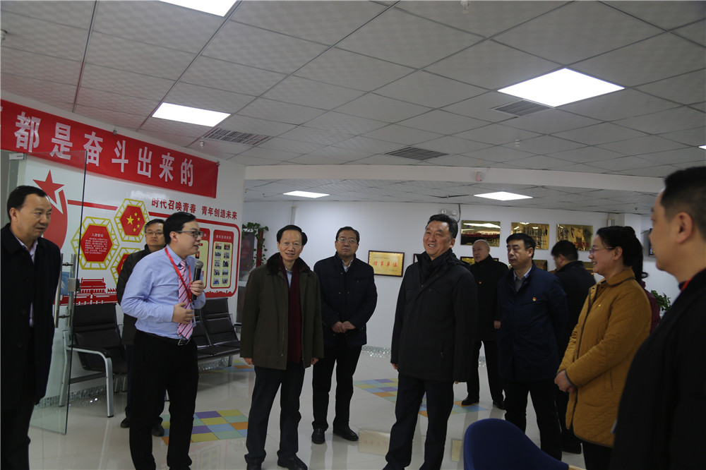 熱烈歡迎全國總工會副主席，書記處書記魏地春及省總工會王保存主席一行蒞臨安陽青峰網(wǎng)絡(luò)參觀指導
